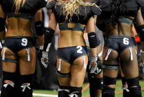 Американский футбол в нижнем белье: Lingerie Bowl 2012 (14 фото)