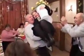 Непосильный груз: веселый фейл на вечеринке 60+