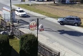Неуправляемый волчок: польский водитель устроил самую странную аварию месяца