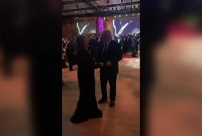 Энтони Хопкинс, танцующий на вечеринке после вручения «Оскара», сделает ваш день