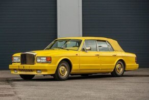 Кабриолет Rolls-Royce Silver Spirit более желтый, чем Нью-Йоркское такси