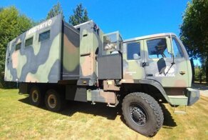 Военный грузовик 6x6 переделали в невероятный автодом, в котором очень много места