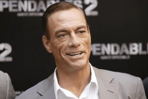 Ван Дамм стал дипломатом и уехал в Африку