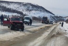 Авария дня. Недалеко от Магадана водитель внедорожника вылетел под встречную фуру