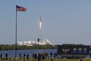 SpaceX отправила на МКС первую в истории полностью частную команду астронавтов