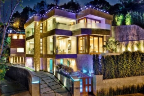 Трехэтажный холостяцкий особняк в Лос-Анджелесе (14 фото)