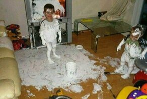 Что бывает, когда дети, оставленные без присмотра, находят краску