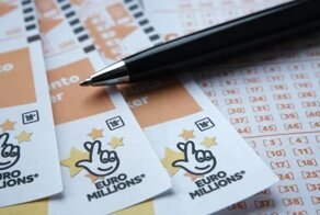 Мужчина выиграл в лотерею почти 300 миллионов долларов и пожертвовал их на спасение Земли