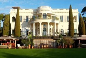 Русские олигархи такие гадкие! Британский репортер прогулялся по конфискованному замку Абрамовича