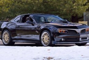 Chevrolet Camaro переделанный в Pontiac Trans Am «Смоки и Бандит»
