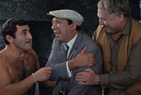 Почему Каневский в сцене с бриллиантами снялся с голым торсом