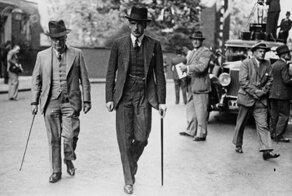 Трость: надёжная опора, стильный аксессуар или показатель статуса?