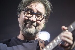 Юрий Шевчук отменил концерт в Тюмени, потому что зал был украшен буквой «Z»