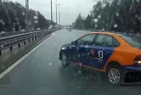 Водитель каршеринга устроил ДТП в Подмосковье и сбежал