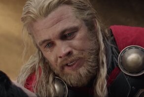 Незаметная подмена: братья и сёстры известных актёров, заменившие их в кадре