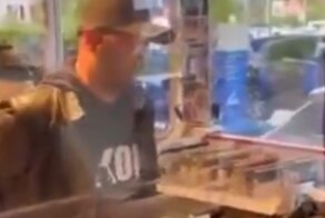 Немцы шутят: оплата за топливо на заправке в рублях