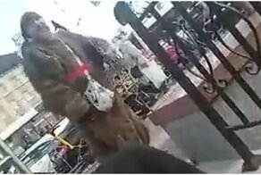 Подростки оскорбили сделавшего им замечание аниматора