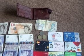 Мужчине вернули кошелёк с деньгами, который он потерял 7 лет назад