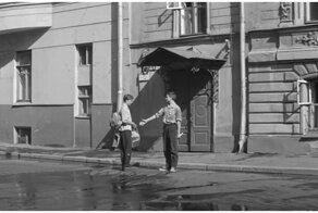 В каких местах столицы снимали "Я шагаю по Москве"