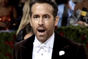 Реакция Райана Рейнольдса на платье жены умилила зрителей