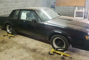 Совершенно новый Buick GNX 1987 года с пробегом всего 15 километров 35 лет прятался в сарае