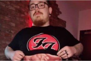 Мужчина настолько ненавидит спорт, что сделал тату в виде кубиков