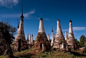 Ньяунг Охак: сюрреалистичная деревня рушащихся храмов