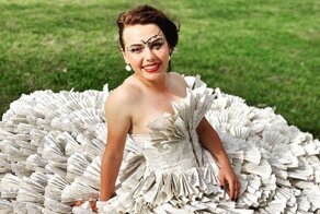Выпускница сшила бальное платье из любимой книги