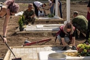 В Сибири прошёл конкурс на самую красивую могилу