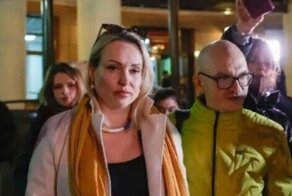 На бывшего редактора "Первого канала" Марину Овсянникову подал в суд муж