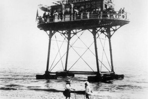 Подводная электричка (6 фото)