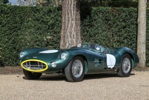 Копия самого дорогого британского автомобиля Aston Martin DBR1 отправляется на аукцион