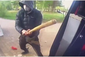 Дерзкое нападение на кофейный терминал в парке Нижнего Новгорода