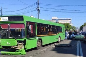 Авария дня. В Воронеже пожилой водитель неудачно выехал на перекрёсток