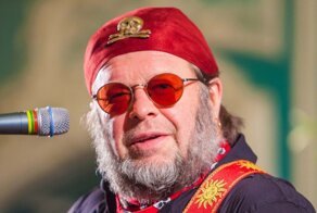 "Россия для них - прилавок": Шахназаров раскритиковал Гребенщикова за его финансовую помощь Украине