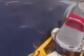 Турист вовремя убрал ногу