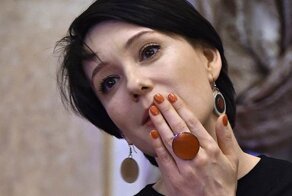 "Уходят, громко хлопнув дверью, а возвращаются - на цыпочках": почему Хаматова хочет вернуться в Россию
