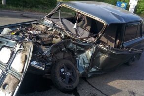 Авария дня. Проезд на запрещающий сигнал светофора в столице Хакасии