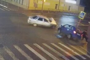 Авария дня. Дорожный знак уберёг пешехода от травм в Серпухове