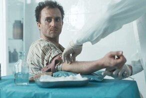 Дети - жертвы халатности взрослых: о вспышке ВИЧ в Элисте