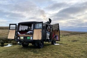 Британский искатель приключений Брюс Пэрри и его старенький УАЗ-452