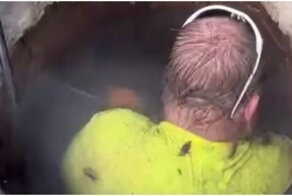 Ответственный рабочий и его маленькие "помощники"