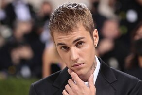 "Моргни, если сможешь": у Джастина Бибера парализовало половину лица