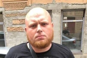 Питерского дебошира, назвавшего чернокожую девушку "обезьяной", арестовали на семь суток