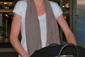 Кэмерон Диаз не нуждается в услугах разносчика (9 Фото)