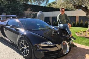 Помощник Криштиану Роналду разбил роскошный Bugatti Veyron звезды