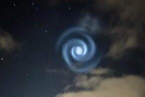 Загадочные спирали в небе над Новой Зеландией оказались следом от ракеты Илона Маска