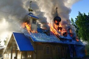 "Она все деньги относила в церковь": житель Ленинградской области поссорился с женой и сжёг  храм