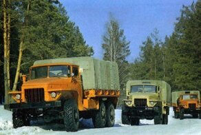 Советские грузовики в красочной рекламе В/О «Автоэкспорт»