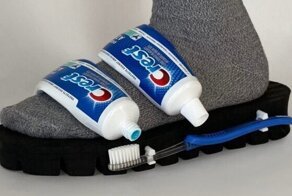 Девушка создаёт предметы гардероба из неожиданных вещей